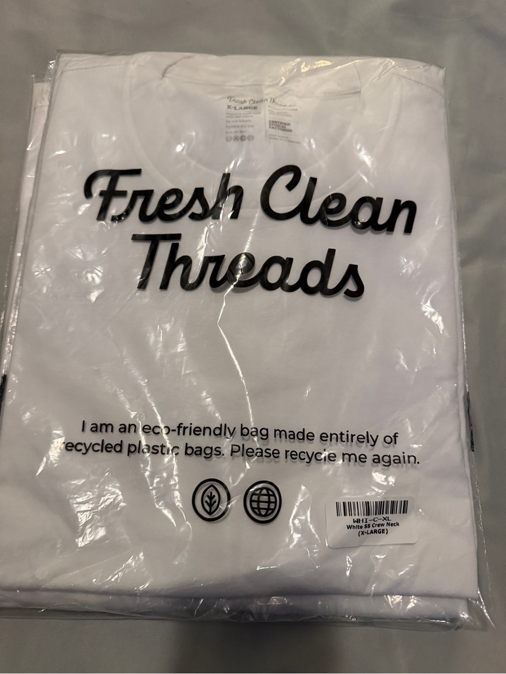 White Men’s T-Shirt, NWT size XL